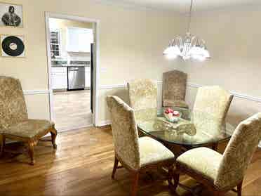 Room #4 Cozy Home In Sandy Springs