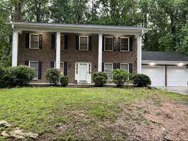 Room #4 Cozy Home In Sandy Springs