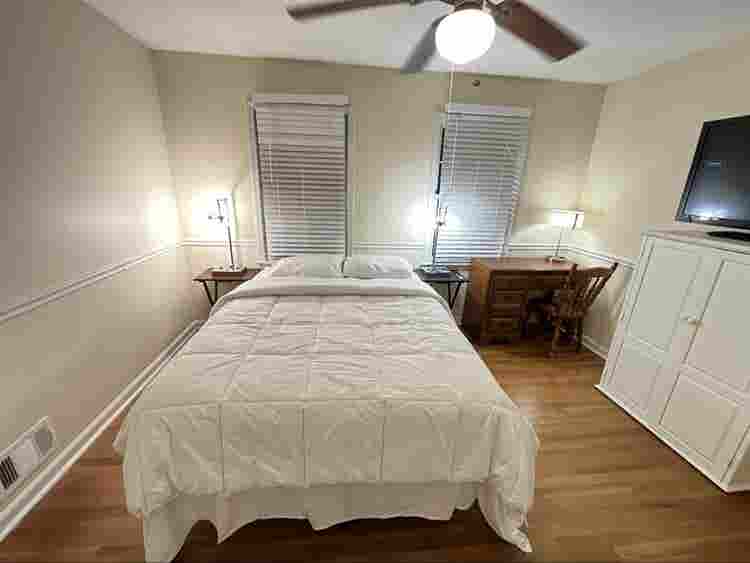 Room #4 Cozy Home In Sandy Springs