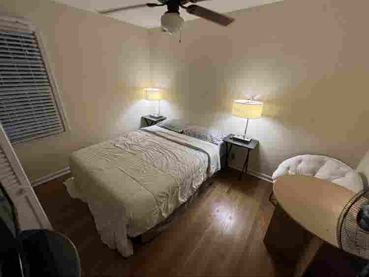 Room #3 Cozy Home In Sandy Springs