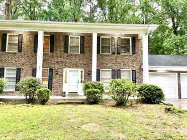 Room #3 Cozy Home In Sandy Springs