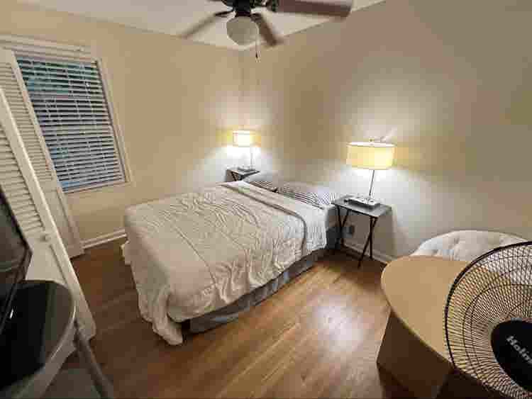 Room #3 Cozy Home In Sandy Springs