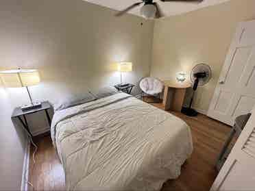 Room #3 Cozy Home In Sandy Springs