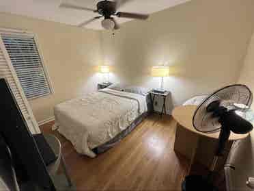 Room #3 Cozy Home In Sandy Springs