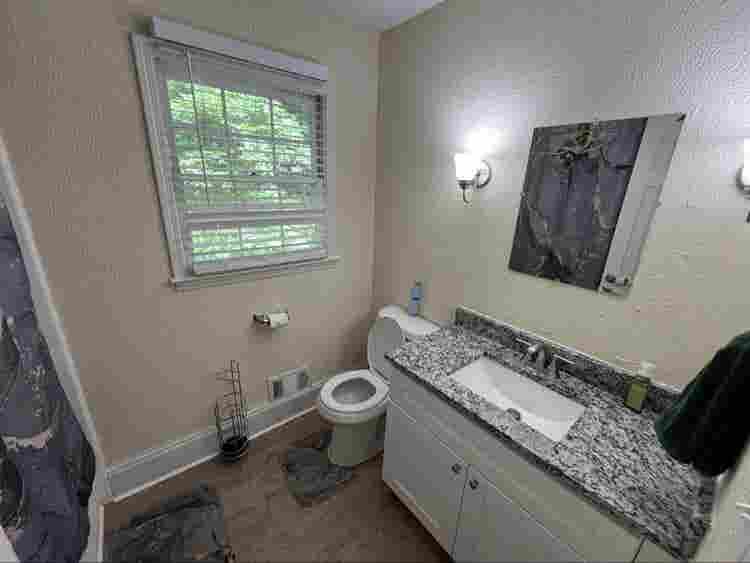 Room #3 Cozy Home In Sandy Springs