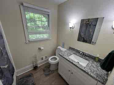 Room #3 Cozy Home In Sandy Springs
