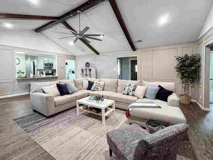 Private Rooms in the Heart of DFW!
