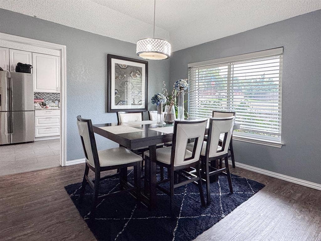 Private Rooms in the Heart of DFW!
