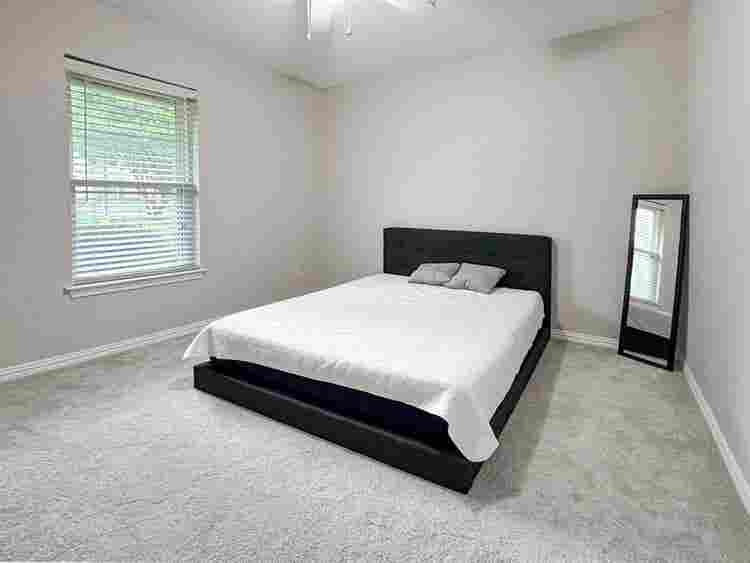 Private Rooms in the Heart of DFW!