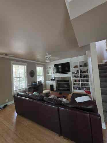 Big Room and unshared Bathroom
