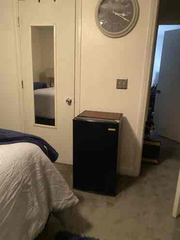 Full furnished room no pet no drugs