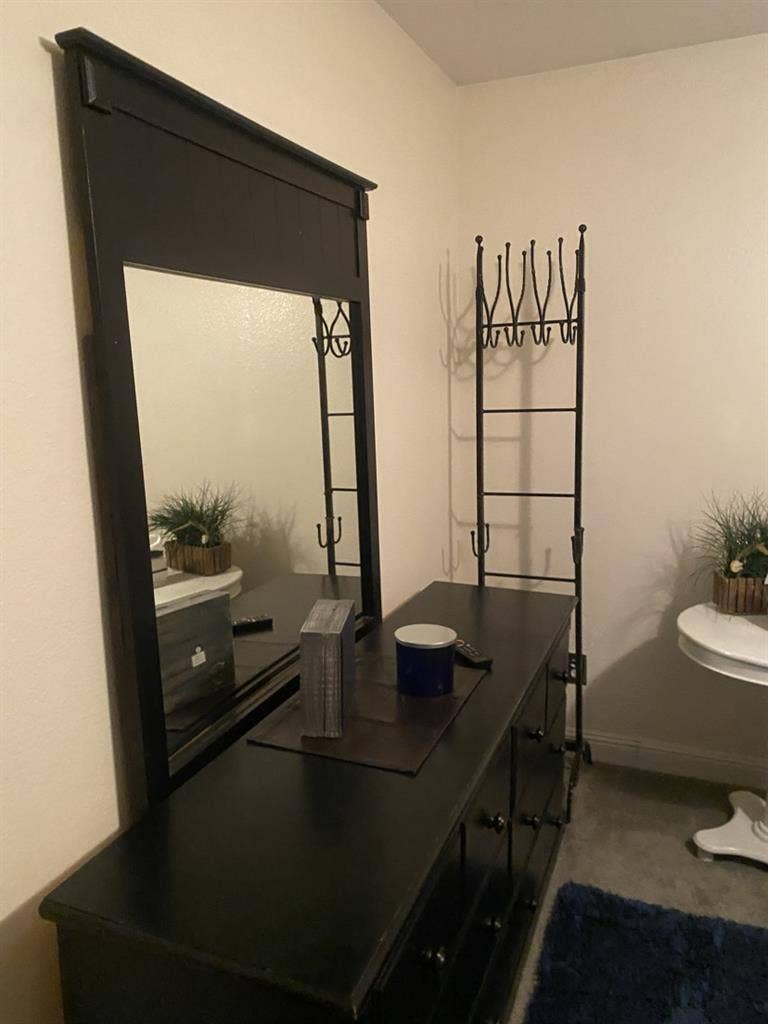 Full furnished room no pet no drugs