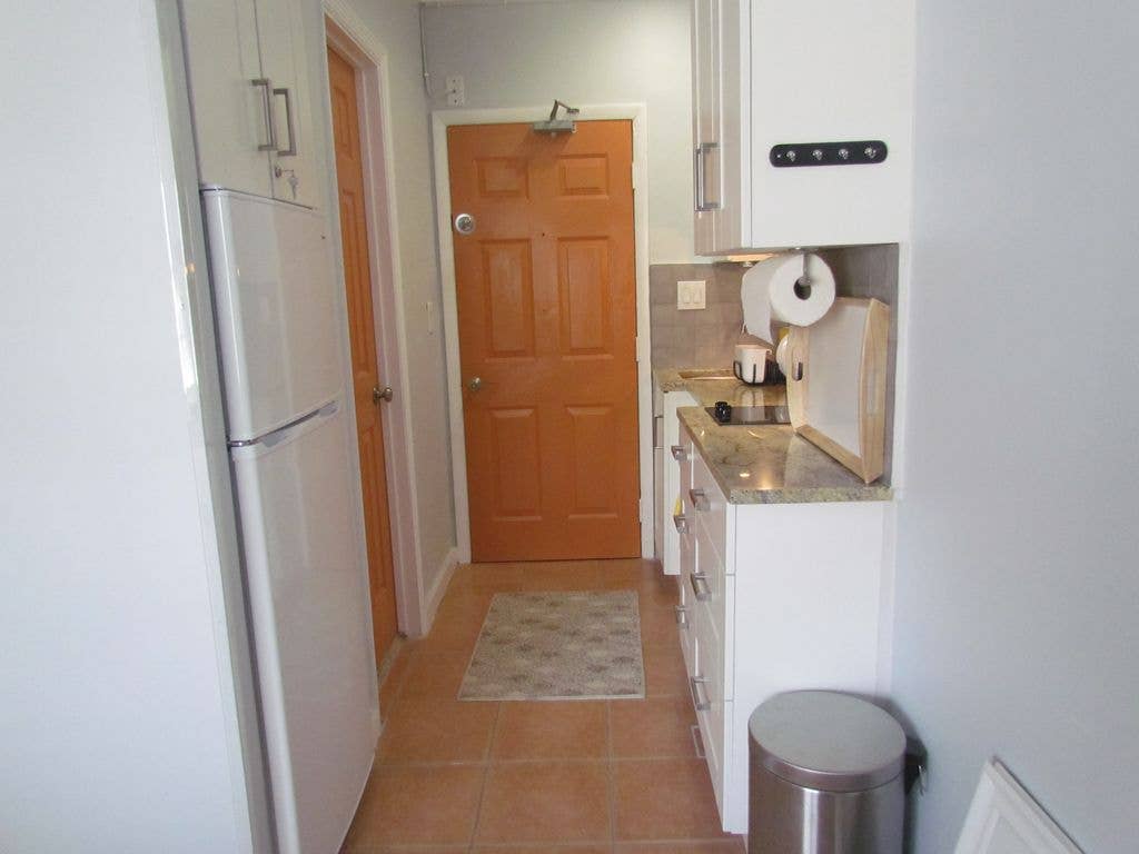 Private Studio Apartment-Ocean Dr