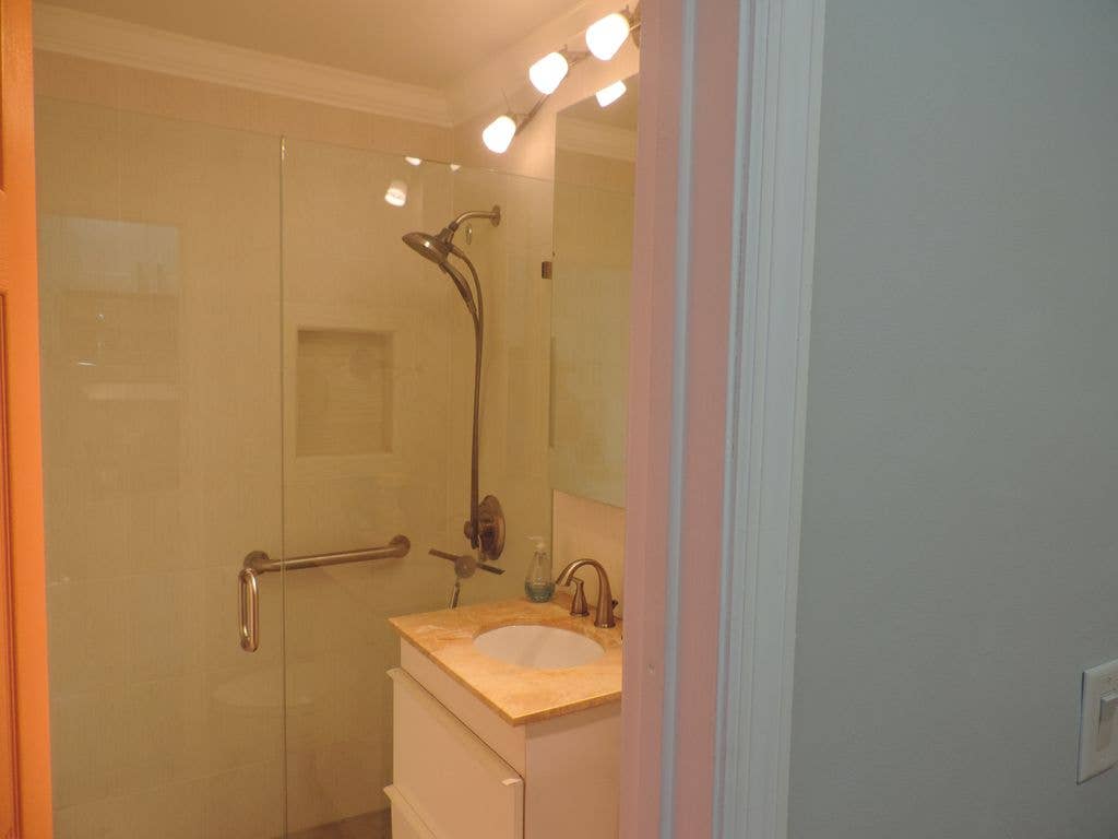 Private Studio Apartment-Ocean Dr