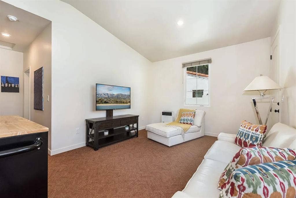 Lease Takeover Near SBCC /month