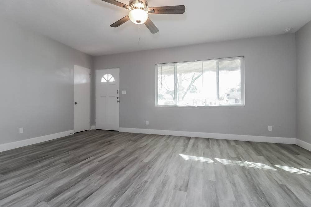 Cozy Room in Great Location