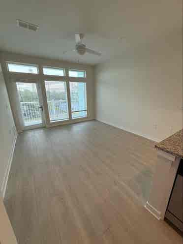 Sub lease available in St Pete