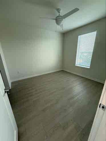 Sub lease available in St Pete