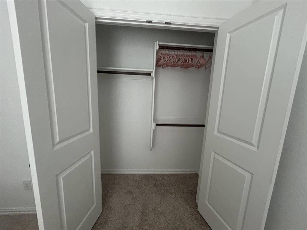 Renting 2 private rooms to females