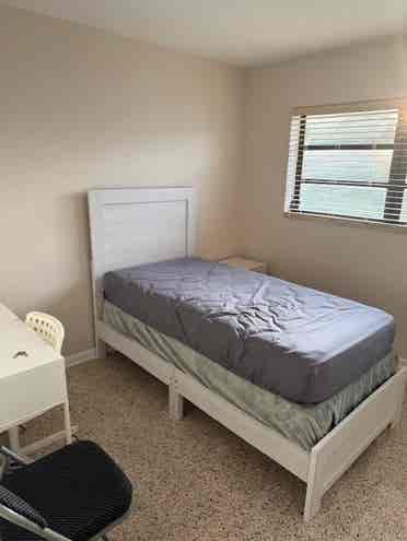 Room For Rent -