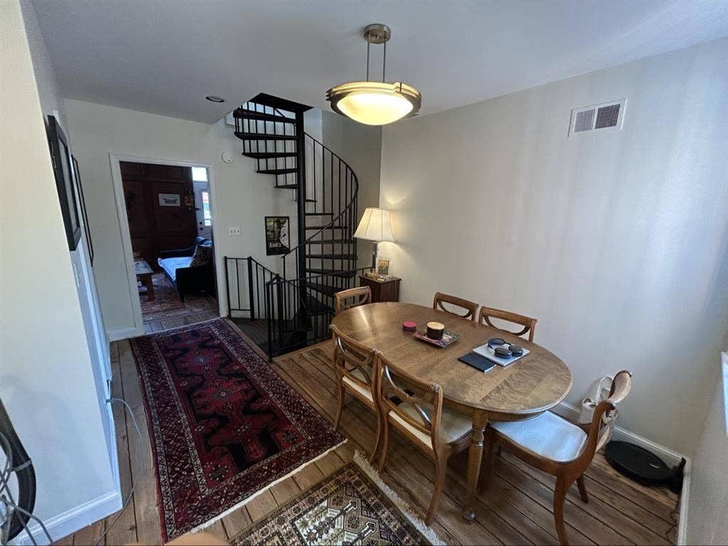2 roommates / $ / Pigtown