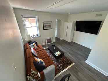2 roommates / $ / Pigtown
