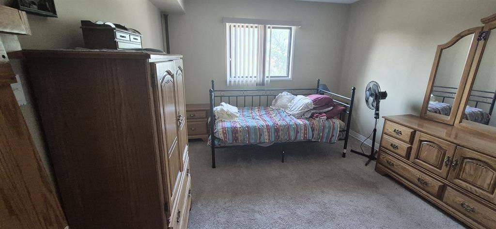 Looking for a roommate ( male )