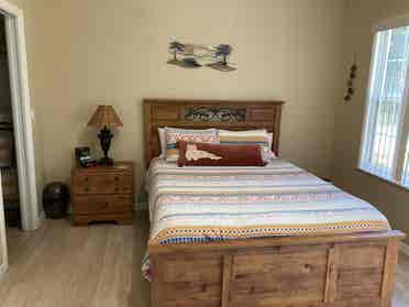 Clean, quiet, master en-suite room