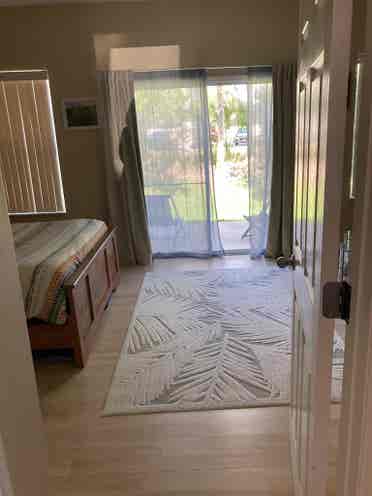 Clean, quiet, master en-suite room