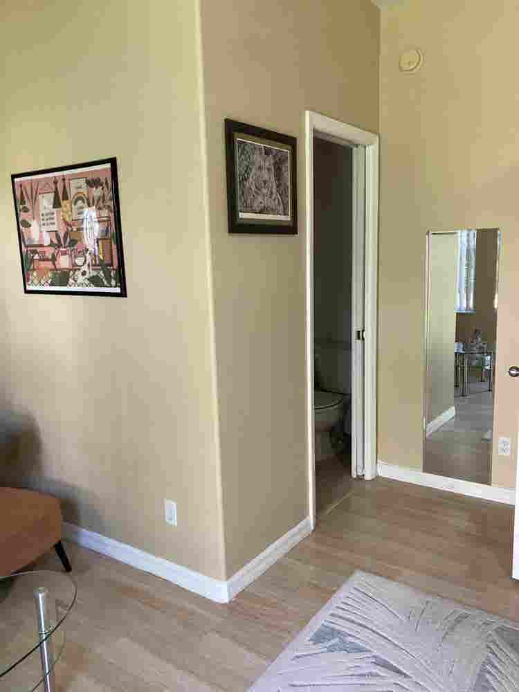 Clean, quiet, master en-suite room