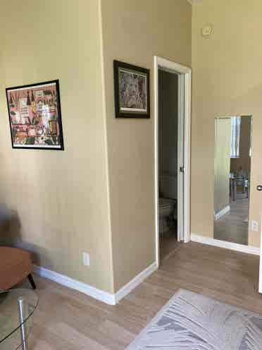 Clean, quiet, master en-suite room