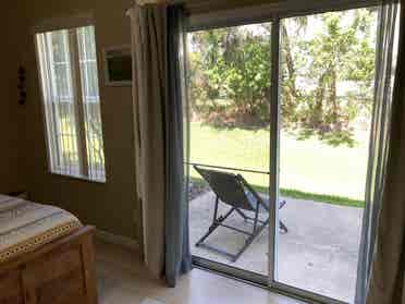 Clean, quiet, master en-suite room