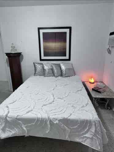 Downtown, Miami share my apartment