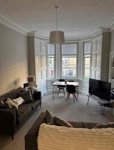 SPACIOUS DOUBLE BEDROOM
