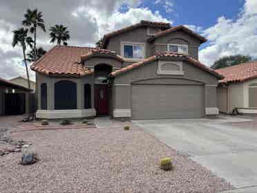 🏠 Unfurnished Rooms-Gilbert