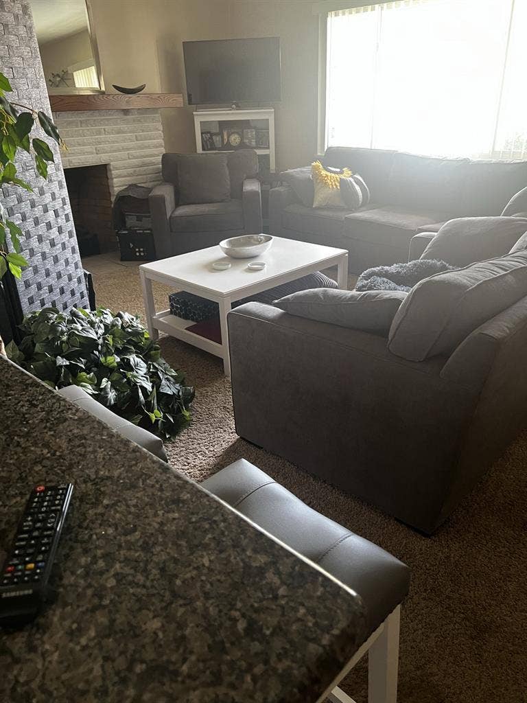 Furnished, shared, included. Gahann