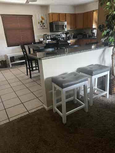Furnished, shared, included. Gahann