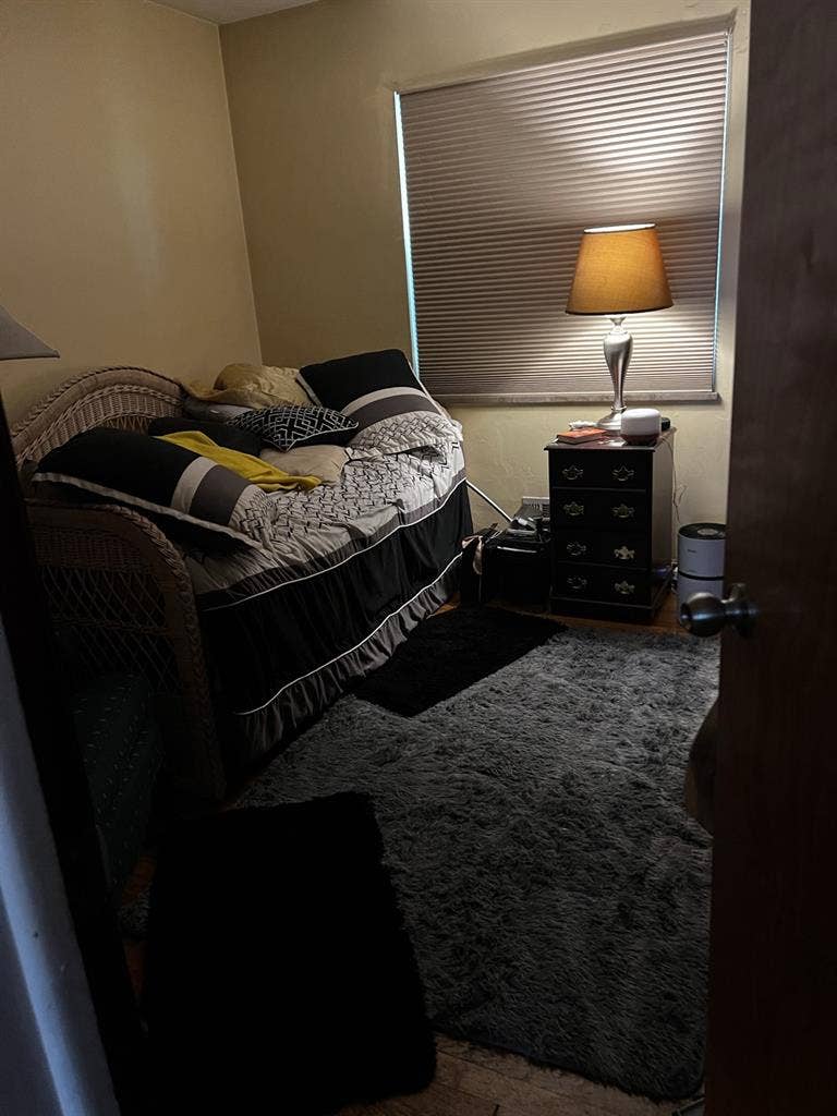 Furnished, shared, included. Gahann