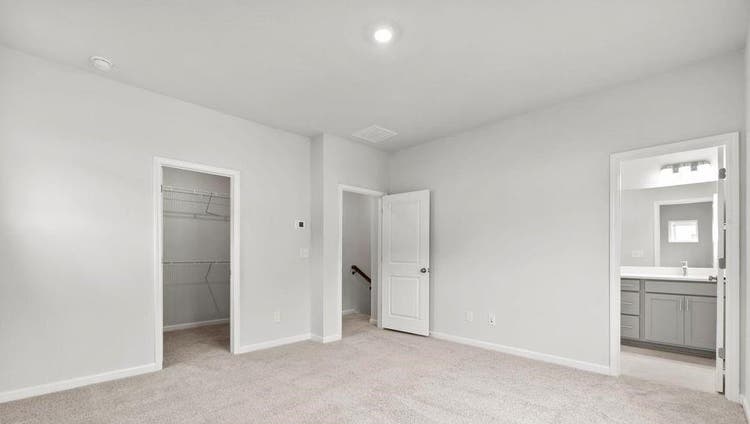 Rent - 3 BHK New Town Home End Unit