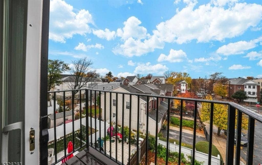 Room for Rent with Balcony