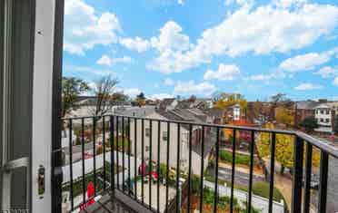 Room for Rent with Balcony