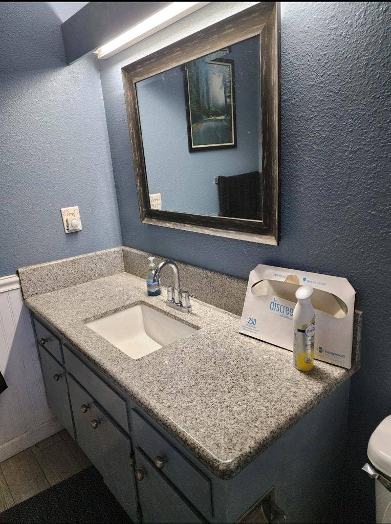ROOM AVAILABLE IN ELK GROVE