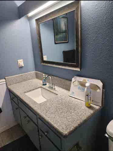 ROOM AVAILABLE IN ELK GROVE 