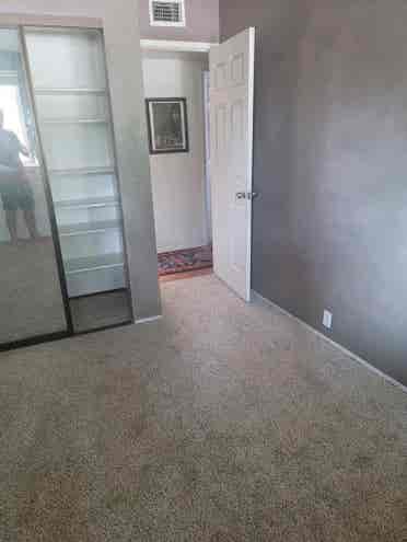 ROOM AVAILABLE IN ELK GROVE 
