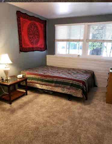ROOM AVAILABLE IN ELK GROVE 