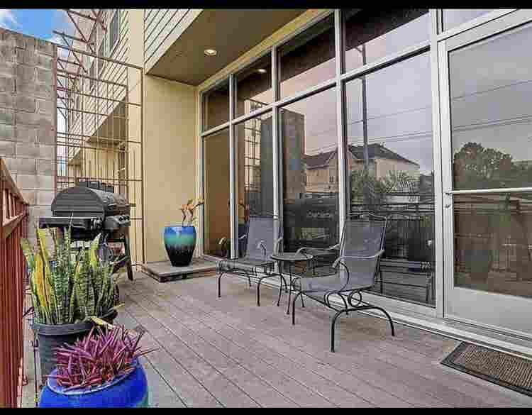 Bright Room w/ Rooftop Deck