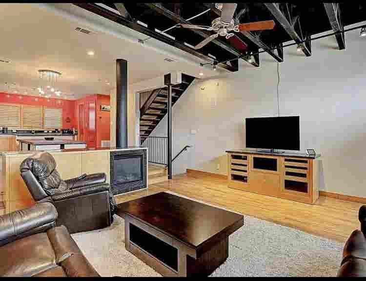 Bright Room w/ Rooftop Deck