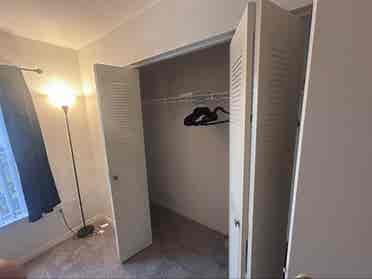Looking for roommate