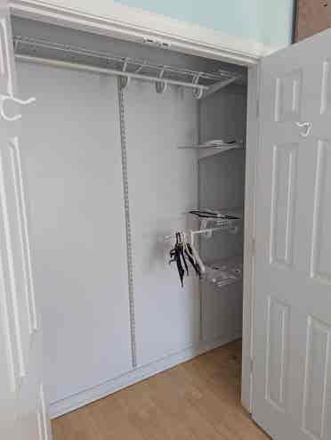 Bedroom for rent.