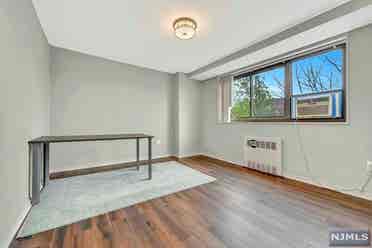 looking for roommate Hackensack NJ
